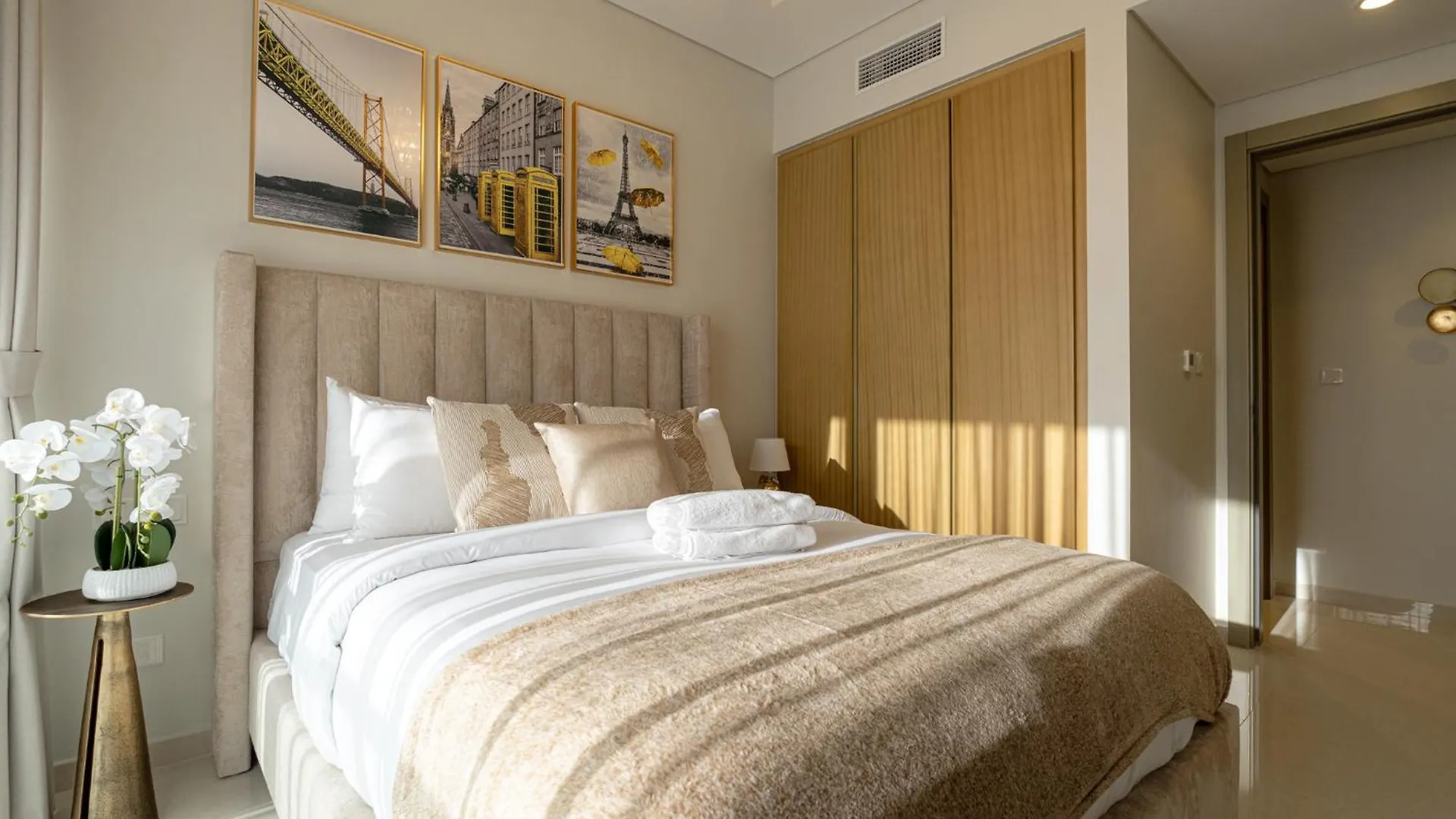Stunning 3Br W Panoramic Views In Aykon City Dubai