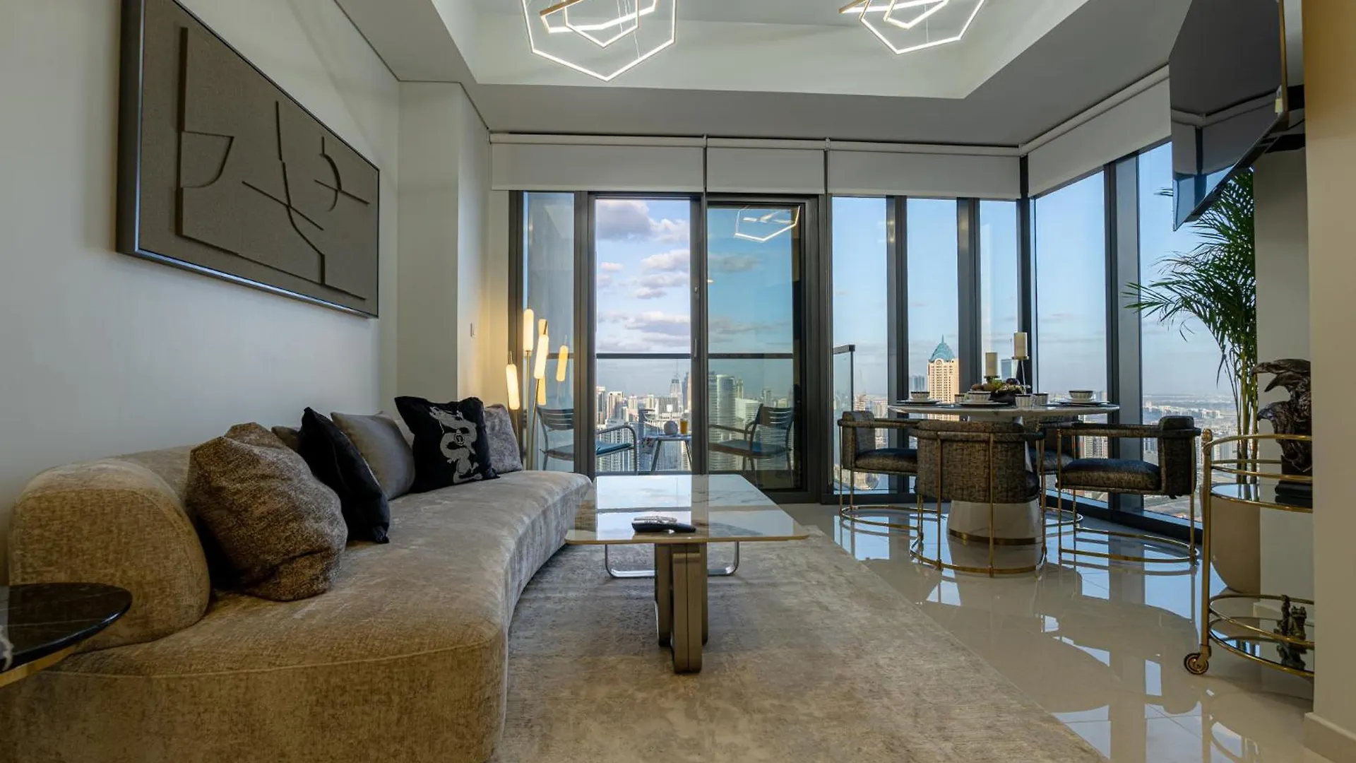 Stunning 3Br W Panoramic Views In Aykon City 迪拜