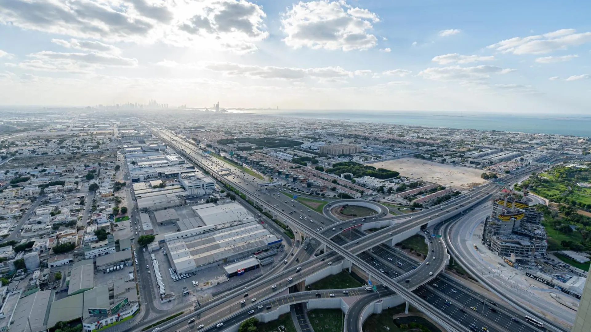 Apartament Stunning 3Br W Panoramic Views In Aykon City Dubaj
