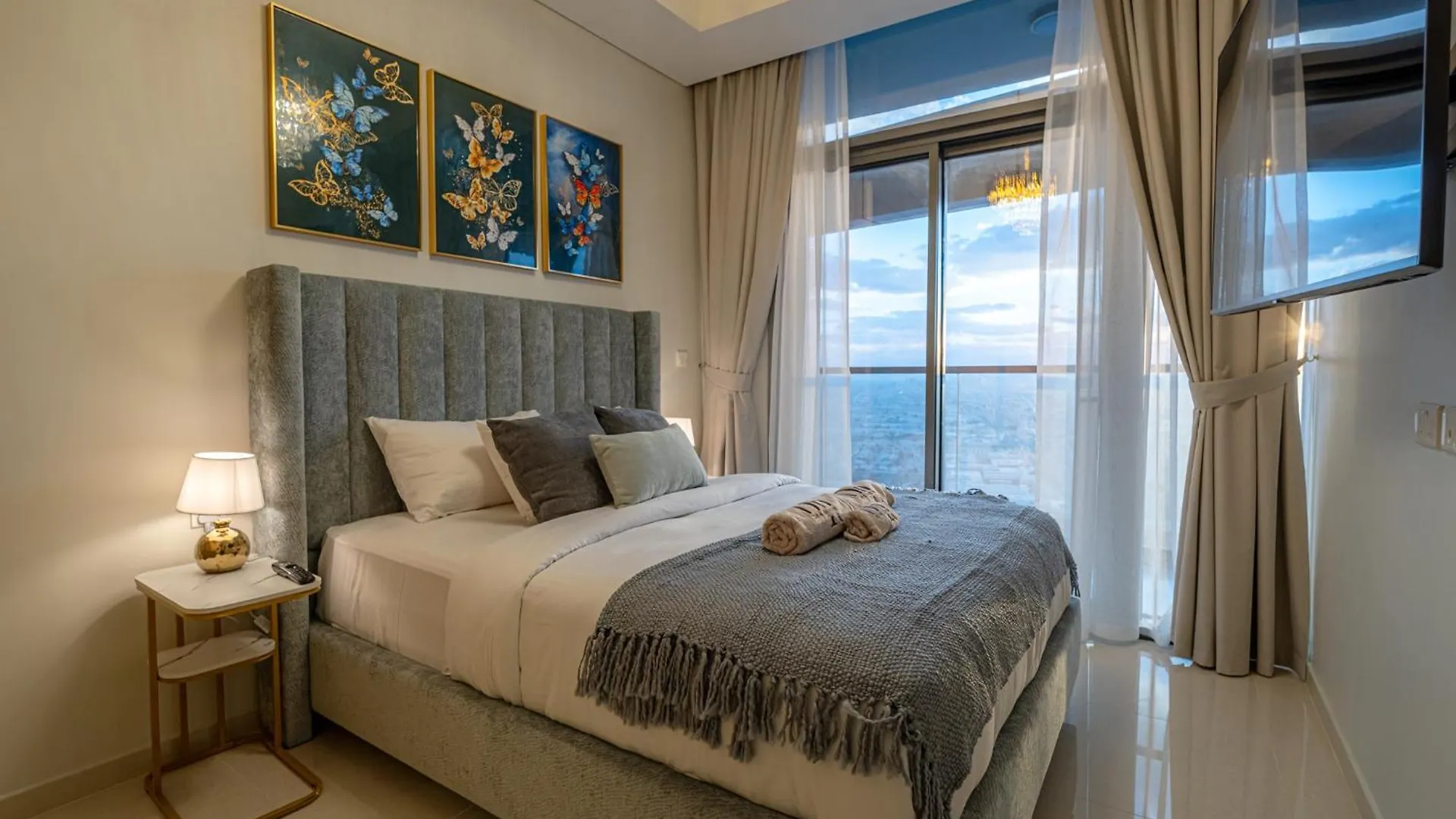 Stunning 3Br W Panoramic Views In Aykon City 迪拜 公寓