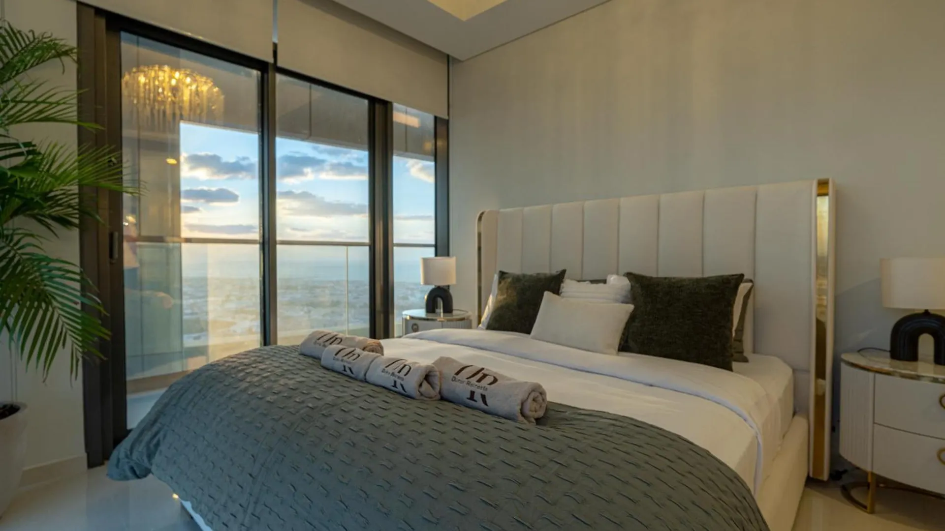 Apartament Stunning 3Br W Panoramic Views In Aykon City Dubaj