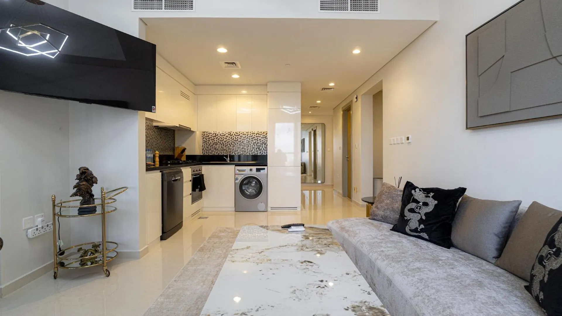 Stunning 3Br W Panoramic Views In Aykon City Dubaj Apartament